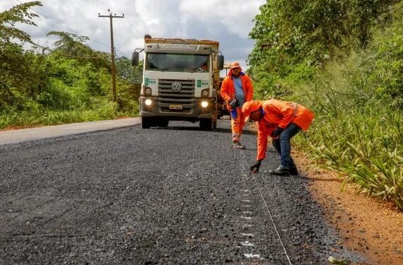 Deputado Alan Queiroz solicita realização de pavimentação em rua do município de Alvorada do Oeste