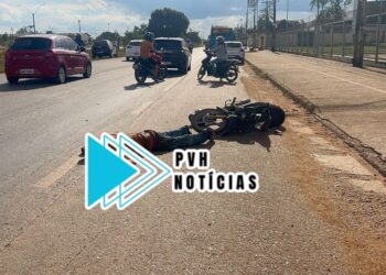 URGENTE: Motociclista fica em estado grave após colisão com ônibus