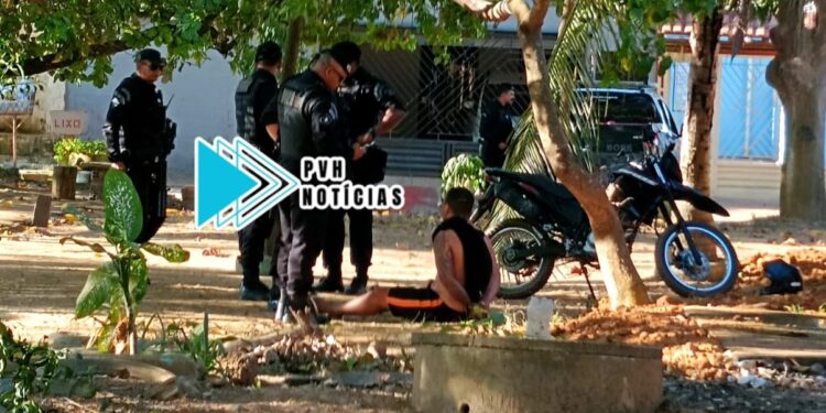 URGENTE: Criminoso é preso com moto roubada após perseguição na zona sul