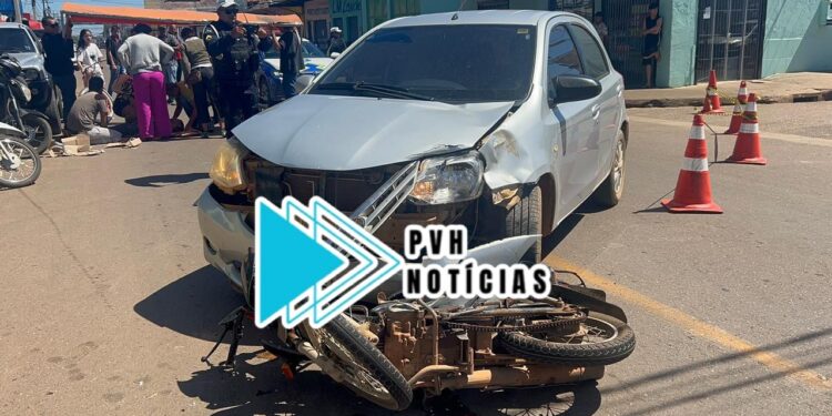 URGENTE: Motociclista bate de frente com carro na zona leste