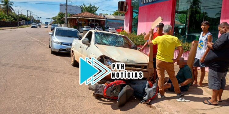 NA CALAMA: Moto é arrastada por carro e idoso fica ferido em grave acidente