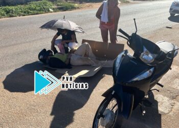 URGENTE: Motociclista sofre queda depois de passar em “tartaruga” de sinalização na zona leste