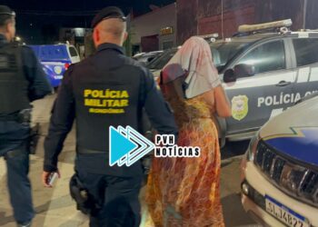 NA CABEÇA: Jovem é preso depois de agredir a mãe com vários socos