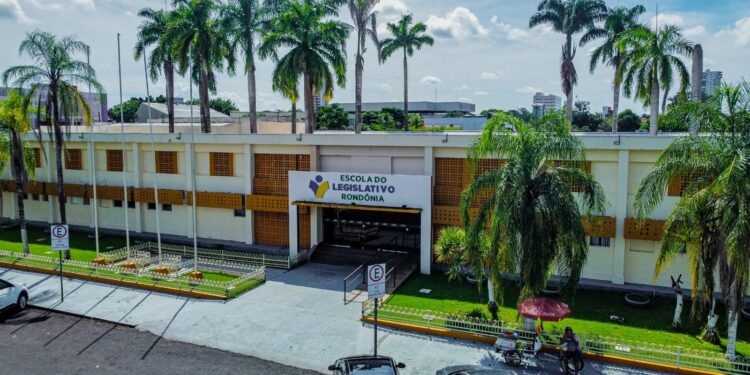 Curso de Libras será realizado em Ariquemes a pedido do presidente da Assembleia Legislativa, Alex Redano