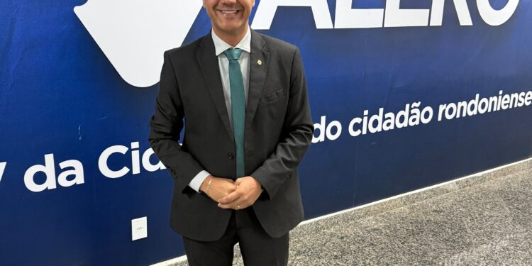 Deputado Cássio Gois consolida liderança com investimentos históricos em saúde, agricultura e cidadania no 1º semestre de 2025