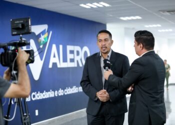 Eyder Brasil homenageia cerca de 400 jornalistas com voto de louvor