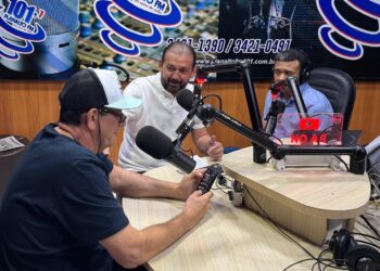 Laerte Gomes anuncia R$ 5 milhões para recuperação de estradas em Ji-Paraná durante entrevista na Rádio Planalto FM