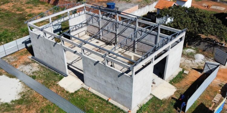 Obras da fábrica de bloquetes são retomadas em Nova Califórnia após atuação de Márcio Pacele