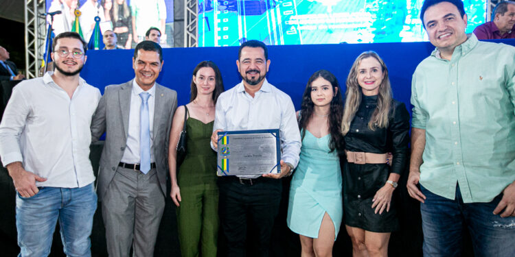 Luciano Brandão recebe título de cidadão honorário de Rondônia em homenagem proposta pelo deputado Cássio Gois