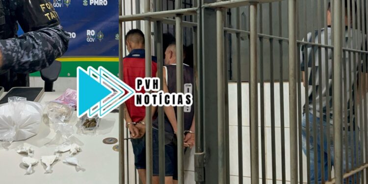 NO TRIÂNGULO: Força Tática fecha boca de fumo e prende trio com drogas no centro