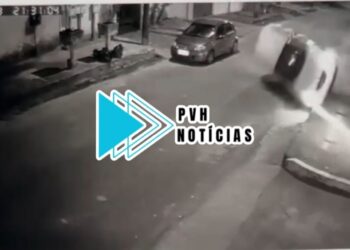 VÍDEO: Motorista foge depois de capotar veículo na zona sul