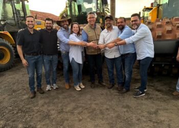 Laerte Gomes acompanha ação do Governo na entrega de maquinários e implementos agrícolas para 21 prefeituras e 19 associações rurais