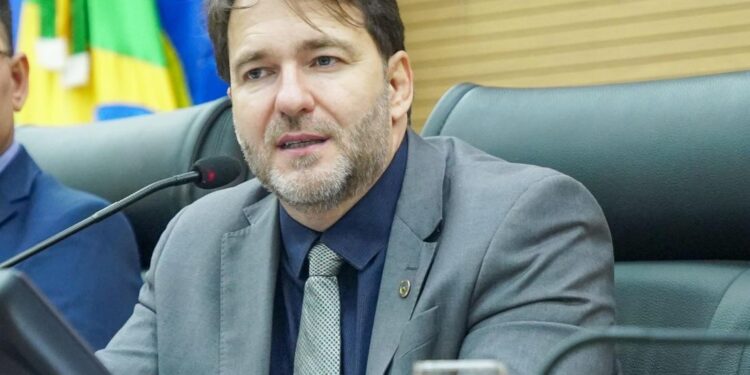 Deputado Alex Redano indica capacitação para implantação de DIU em Ouro Preto do Oeste