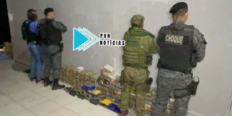 ATUALIZADA: PM prende “vigia” de boca de fumo e apreende 174kg de drogas na zona leste