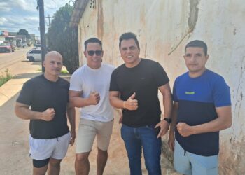 Serviço de tapa buraco é realizado na zona sul a pedido do vereador Edimilson Dourado