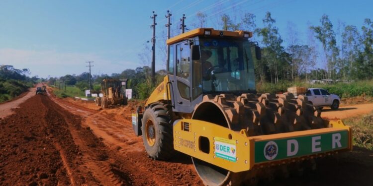 Manutenção na RO-460 entre a BR-364 e o distrito de Rio Pardo é intensificada após solicitação do deputado Alan Queiroz
