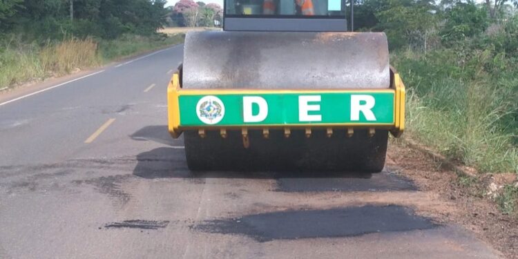 Deputado Luizinho Goebel indica recuperação asfáltica em distrito de Cabixi