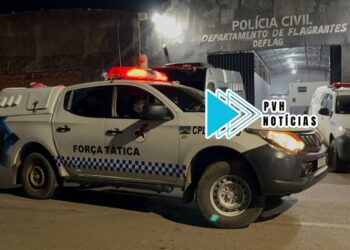 DROGADO: Mãe é agredida e expulsa de casa após baixar som alto do filho