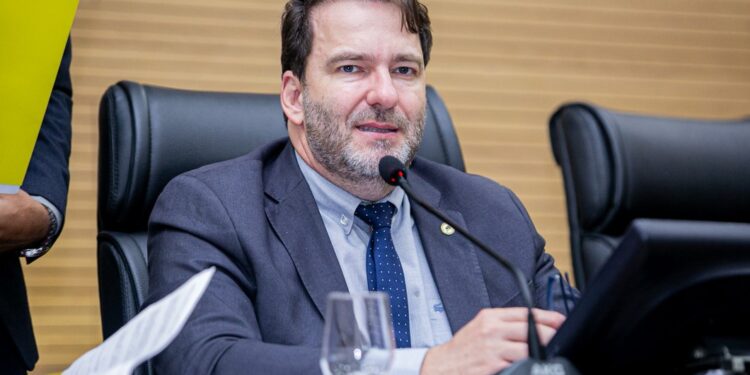 Deputado Alex Redano solicita Programa Rondônia Cidadã para atender população de Ouro Preto do Oeste