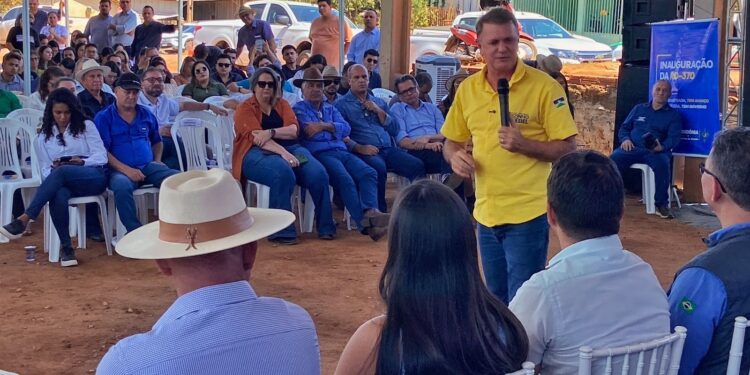 Deputado Luizinho Goebel participa da inauguração da RO-370 em Corumbiara