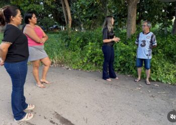 Pedido atendido: córrego da Rua Gruta Azul recebe limpeza após solicitação da vereadora Sofia Andrade