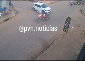 VÍDEO: Motociclista sofre grave fratura em acidente com Mobi na zona leste