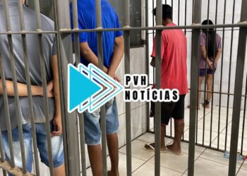 RUA TIJUCA: Apenada monitorada e comparsas são flagrado com maconha na zona leste