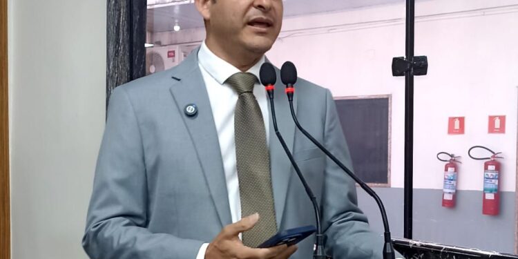 Vereador Adalto defende emancipação dos distritos e reforça apoio à PLP 137/2015 em sessão da Câmara