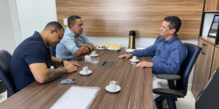 Eyder Brasil recebe Crea-RO e Senge e se coloca à disposição para pleito da categoria