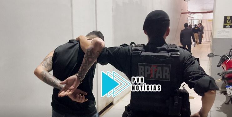 Condenado a mais de 20 anos é preso fazendo Tatuagem de palhaço na capital