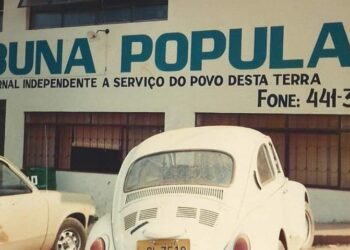 Cássio Gois homenageia Jornal Tribuna Popular com medalha de mérito legislativo e voto de louvor