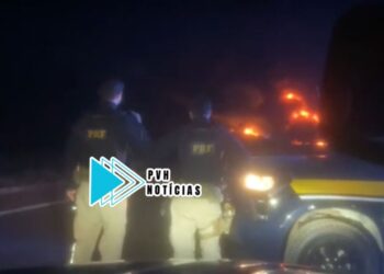 URGENTE: Ônibus é destruído por incêndio na BR-364 em Porto Velho