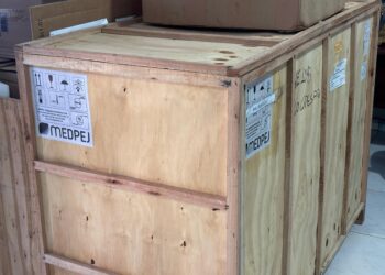 Deputado Alan Queiroz entrega equipamentos para nova sala de parto no município de Rio Crespo