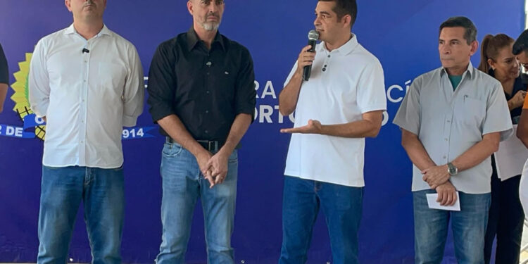 Vereador Adalto prestigia entrega de 34 novos microscópios para o Laboratório Municipal de Porto Velho