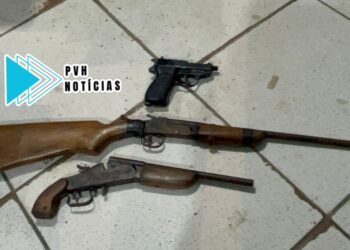 FLAGRANTE: Mulher é presa com três armas antes de vender pistola na zona sul
