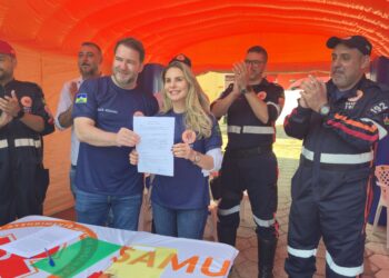 Alex Redano assina emenda de R$ 700 mil para aquisição de motolâncias e viatura de intervenção rápida ao SAMU