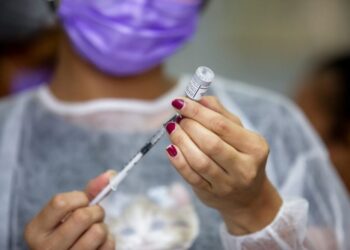 Deputado Alan Queiroz solicita inclusão da vacina contra Herpes Zoster para idosos no calendário estadual