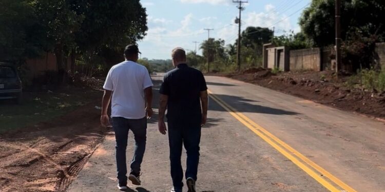 Após solicitação do deputado Alan Queiroz, obras de pavimentação em ruas de Alvorada D’Oeste são concluídas