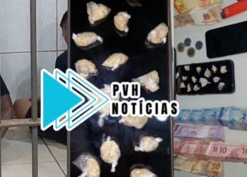ATRÁS DA IGREJA: Equipe do sgt Machado prende dupla com drogas em boca de fumo