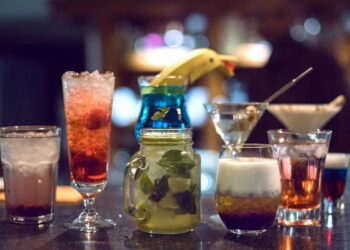 Metanol na bebida: saiba como age a substância e riscos para a saúde