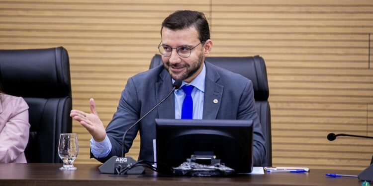 Com articulação do deputado Ribeiro do Sinpol, servidores da Polícia Civil poderão atuar na área da saúde