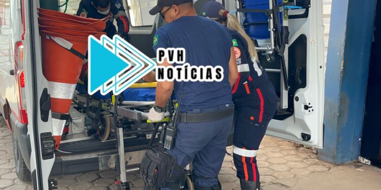 URGENTE: Adolescente é esfaqueado pelo irmão após defender a mãe durante discussão