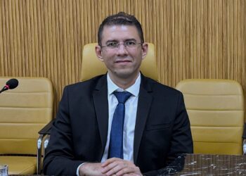 Vereador Pedro Geovar celebra edital de concurso com 42 vagas na Câmara Municipal de Porto Velho