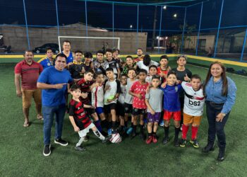 Vereador Edimilson Dourado garante melhorias e incentiva o esporte no Campo do Abobrão, na zona sul de Porto Velho