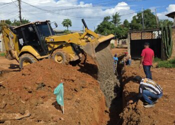 Vereador Edimilson Dourado acompanha obras de recuperação de via na zona sul de Porto Velho