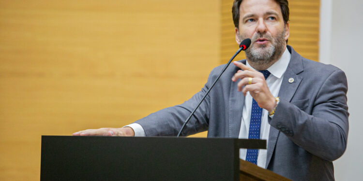 Deputado Alex Redano cobra recapeamento e melhorias na RO-459, em Rio Crespo