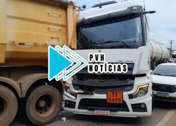 URGENTE: Colisão entre carreta e caminhão tanque é registrada na Avenida Jorge Teixeira