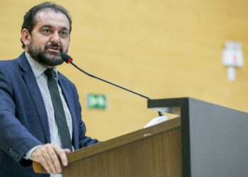 No Dia do Professor, o deputado Laerte Gomes destaca o papel primordial do educador