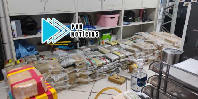 NA BR-364: PRF prende quadrilha com quase 400kg de maconha em Porto Velho