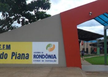 Deputado Luizinho Goebel apresenta indicações para melhorias na Escola Dr. Oswaldo Piana em Corumbiara